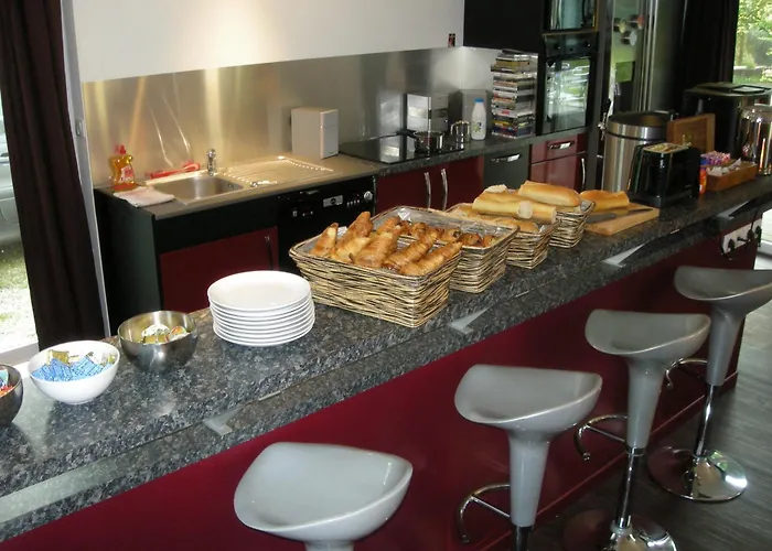 Croissant De Lune Couette-café